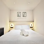 Stunning Luxury Townhouse In Centre Of Manchester